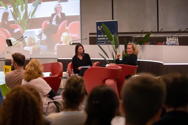 Kristel in gesprek met Vlaams Parlementsvoorzitter Liesbeth Homans