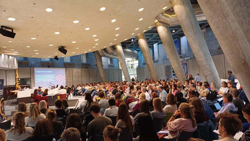 Een volle zaal