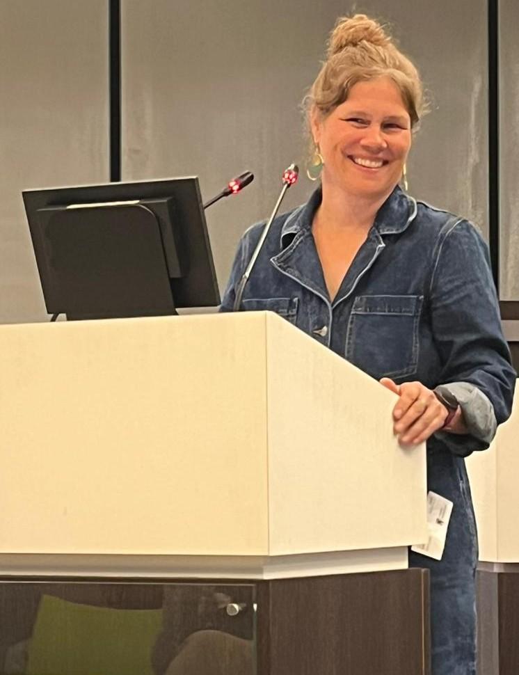Liv Leeman, VECK
